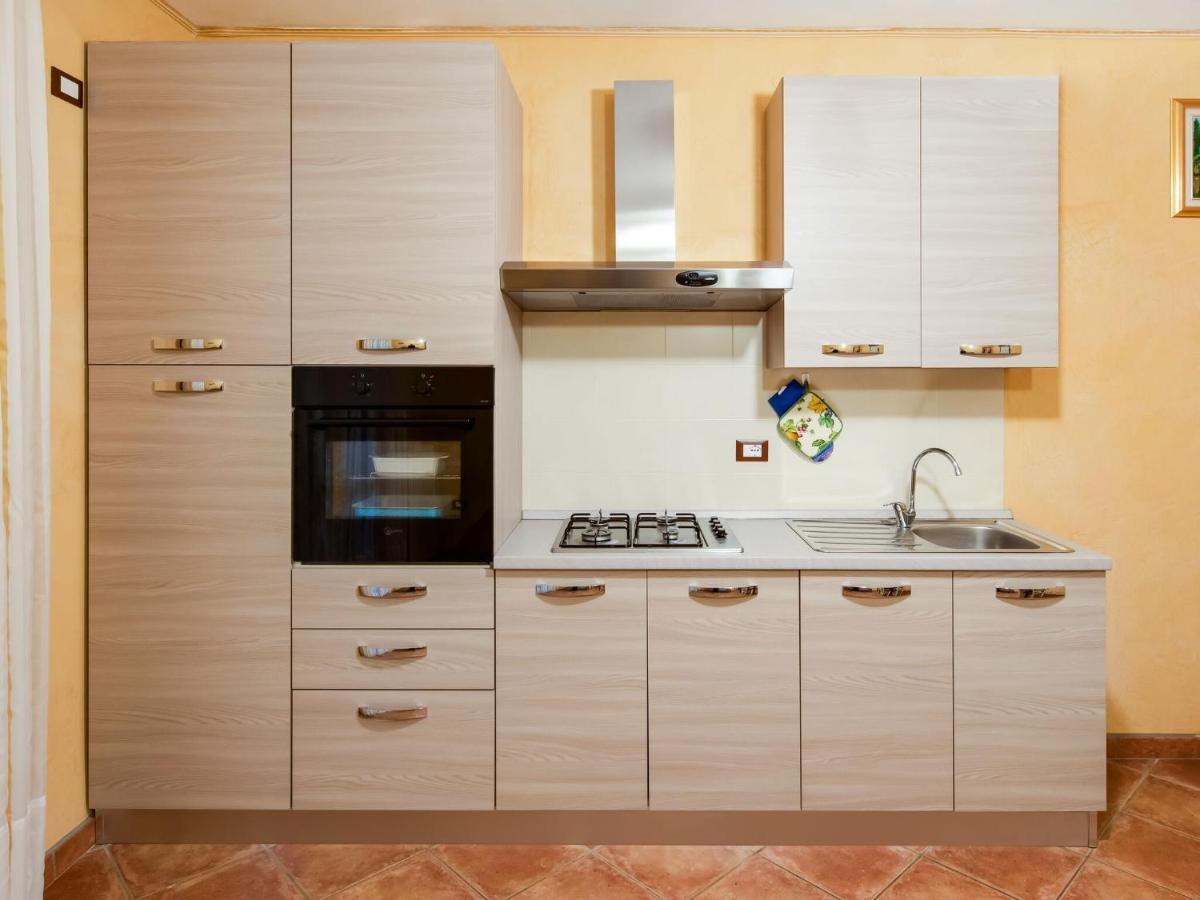Beautiful Chalet With Swimming Pool In Lombardy Villa Marone Bagian luar foto
