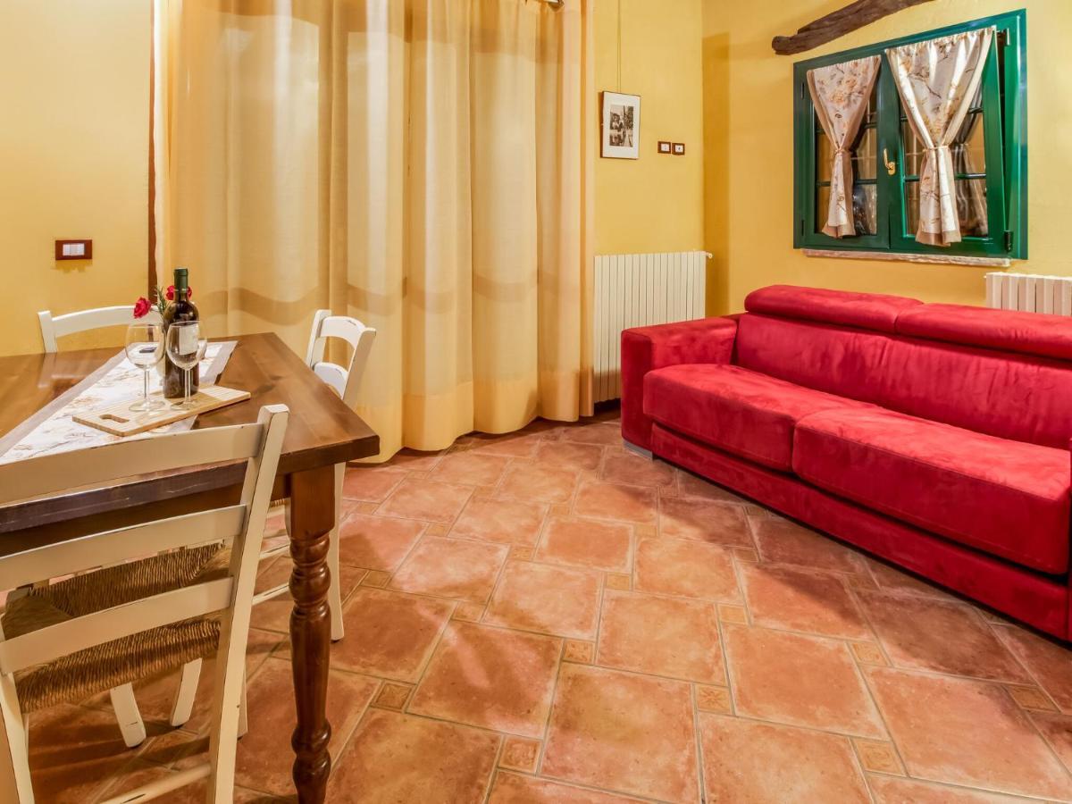 Beautiful Chalet With Swimming Pool In Lombardy Villa Marone Bagian luar foto