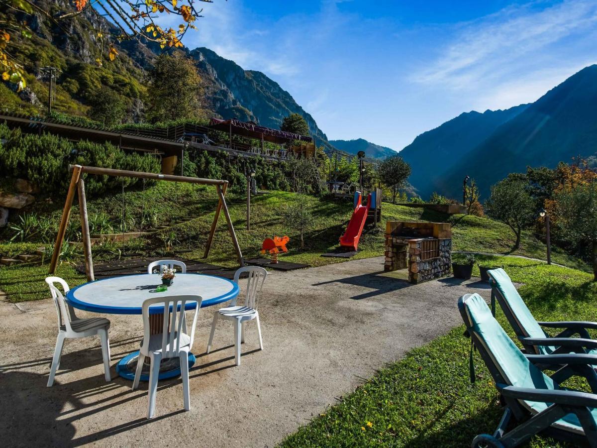 Beautiful Chalet With Swimming Pool In Lombardy Villa Marone Bagian luar foto