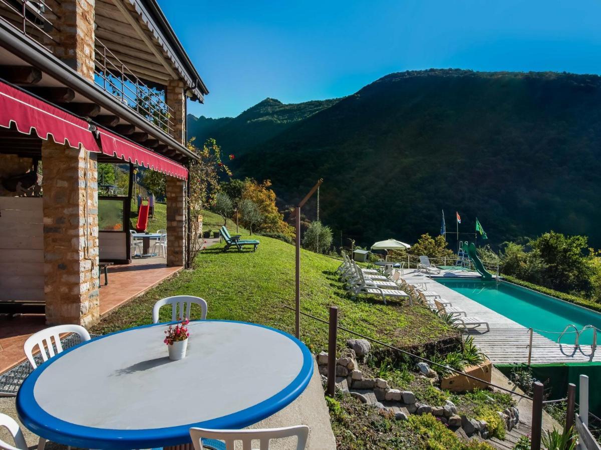 Beautiful Chalet With Swimming Pool In Lombardy Villa Marone Bagian luar foto