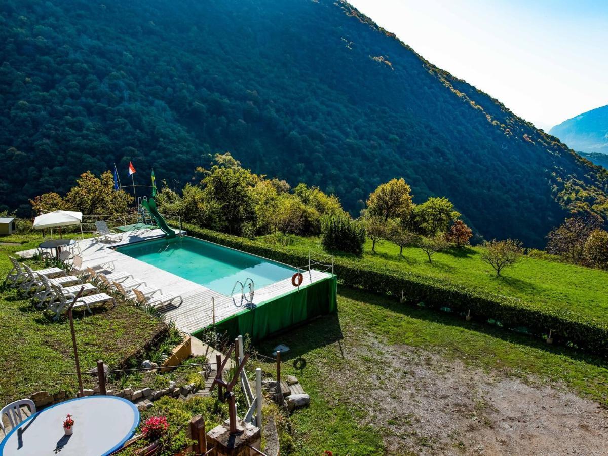 Beautiful Chalet With Swimming Pool In Lombardy Villa Marone Bagian luar foto