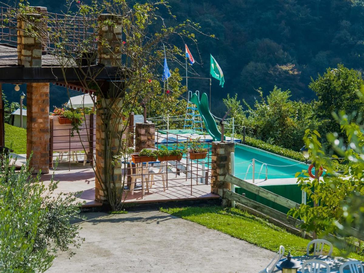Beautiful Chalet With Swimming Pool In Lombardy Villa Marone Bagian luar foto